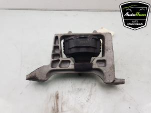 Motorlager van een Ford Transit Connect (PJ2) 1.6 TDCi 16V 75 2014