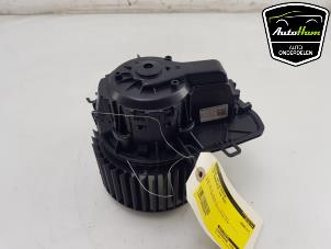 Usados Motor de ventilador de calefactor Volkswagen Transporter T6 2.0 TDI 150 Precio € 95,00 Norma de margen ofrecido por AutoHam