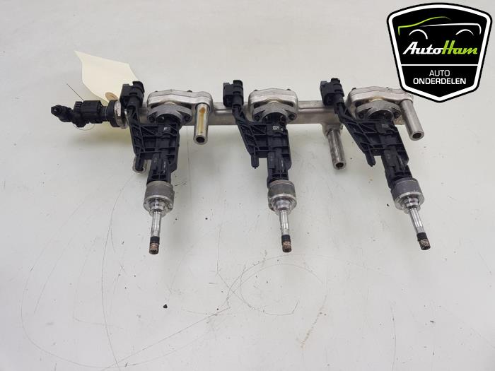 Fuel injector nozzle from a BMW X5 (G05) xDrive 45 e iPerformance 3.0 24V 2022