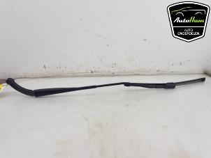 Used Front wiper arm Renault Express 1.5 dCi 95 Price € 20,00 Margin scheme offered by AutoHam
