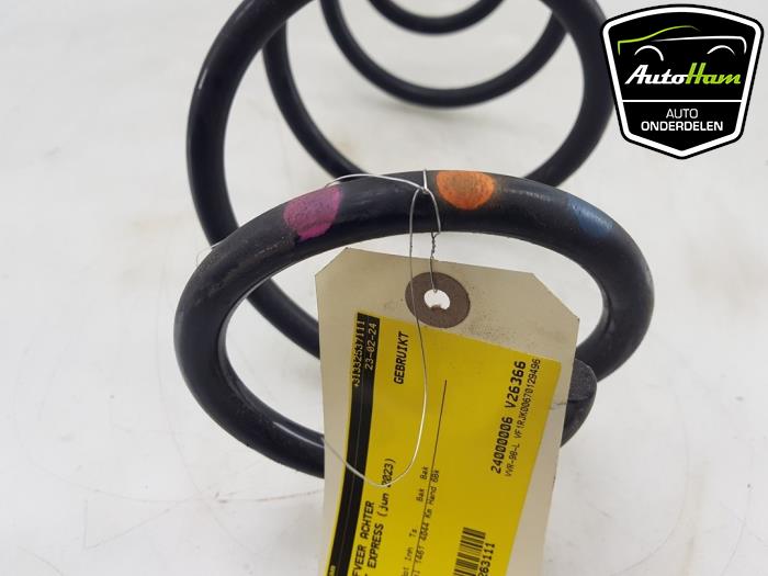 Rear coil spring from a Renault Express 1.5 dCi 95 2023