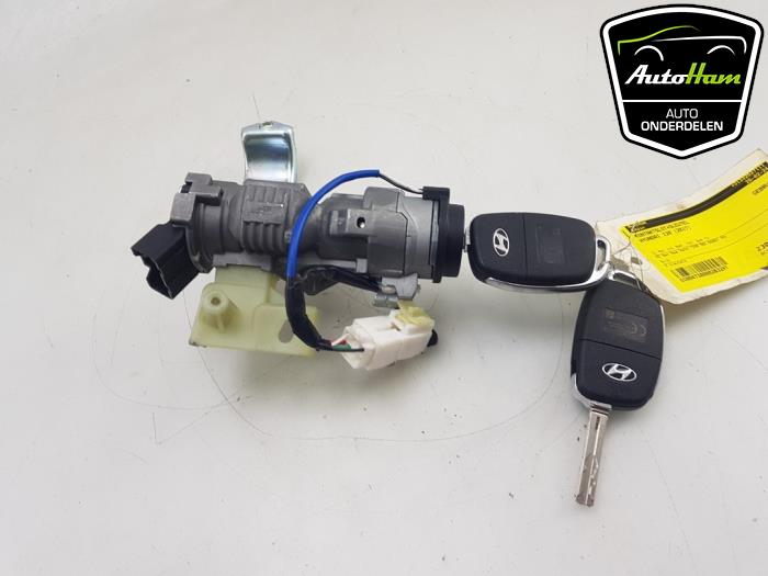 Zündschloss+Schlüssel van een Hyundai i20 (GBB) 1.2i 16V 2017