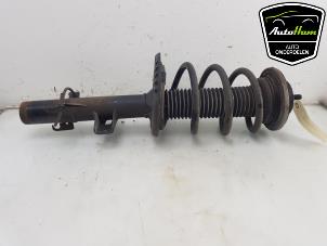 Used Front shock absorber, right Volkswagen Transporter T6 2.0 TDI 150 Price € 125,00 Margin scheme offered by AutoHam