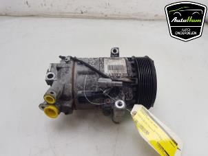 Used Air conditioning pump Renault Clio IV (5R) 0.9 Energy TCE 90 12V Price € 100,00 Margin scheme offered by AutoHam