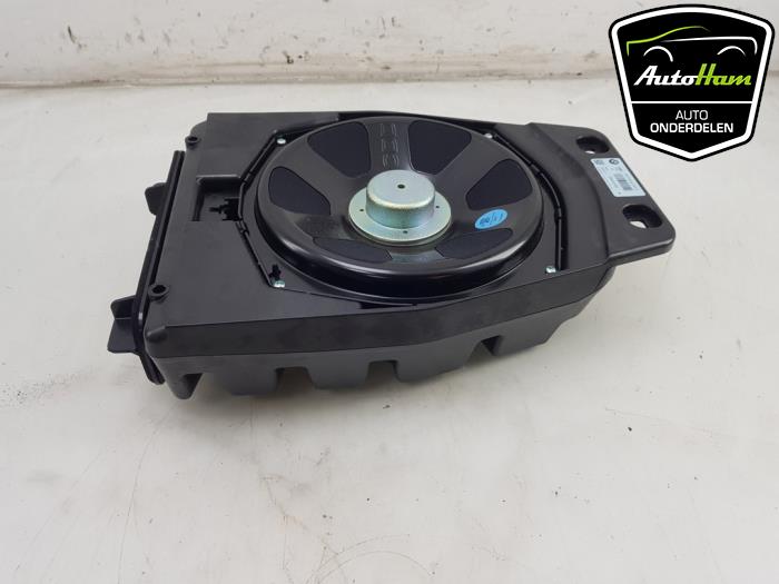 Używane Subwoofer BMW Z4 Roadster (E89) sDrive 20i 2.0 16V Cena na żądanie oferowane przez AutoHam
