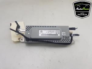 Usados Módulo de radio Tesla Model 3 Long Range AWD 75 kWh Precio € 54,45 IVA incluido ofrecido por AutoHam