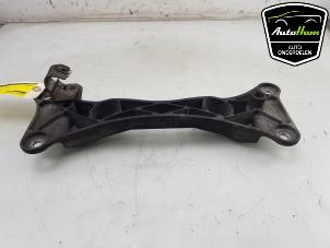 Used Gearbox mount BMW 3 serie (E92) 325i 24V Price € 20,00 Margin scheme offered by AutoHam