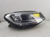Headlight, right from a Volkswagen Caddy IV 2.0 TDI 102 2018