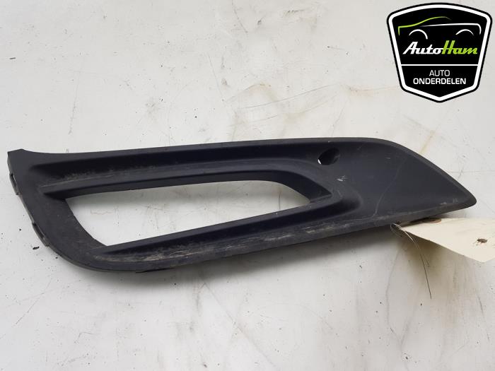 Pare-chocs grille d'un Opel Astra K 1.4 Turbo 16V 2019