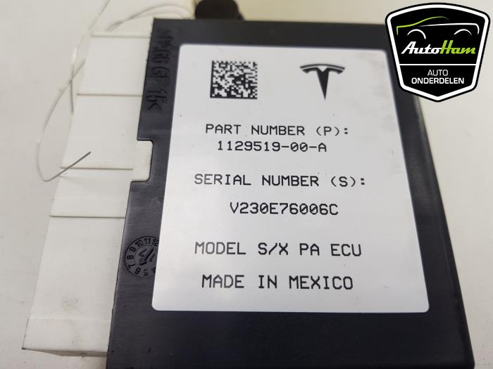 Module PDC d'un Tesla Model S 75D 2018