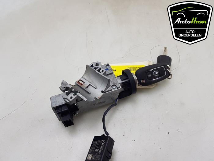 Zündschloss+Schlüssel van een Opel Astra K Sports Tourer 1.4 16V 2018