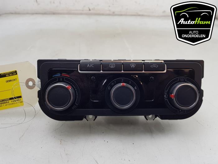Heater control panel from a Volkswagen Caddy IV 2.0 TDI 75 2020