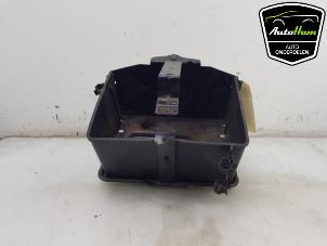 Used Battery box Fiat Doblo Cargo (223) 1.3 D 16V Multijet DPF Price € 20,00 Margin scheme offered by AutoHam