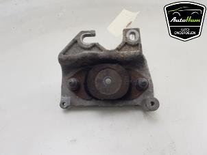 Used Gearbox mount Dacia Lodgy (JS) 1.2 TCE 16V Price € 25,00 Margin scheme offered by AutoHam