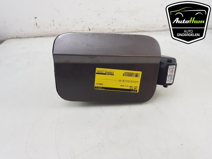 Tank cap cover from a Seat Leon ST (5FF) 1.4 TSI ACT 16V 2016