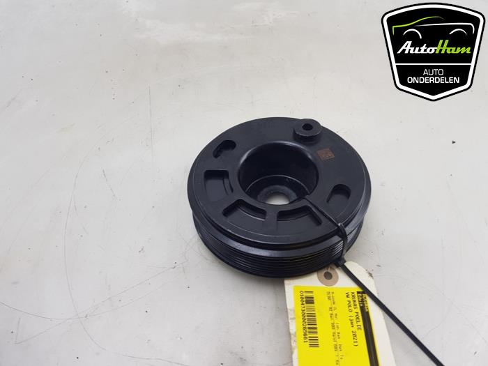 Crankshaft pulley from a Volkswagen Polo VI (AW1) 1.0 TSI 12V 2021