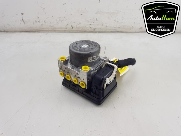 Używane Pompa ABS Opel Corsa F (UB/UH/UP) 1.2 12V 75 Cena € 125,00 Procedura marży oferowane przez AutoHam