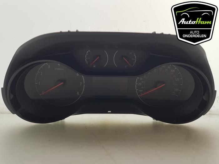 Instrument panel from a Opel Corsa F (UB/UH/UP) 1.2 12V 75 2020