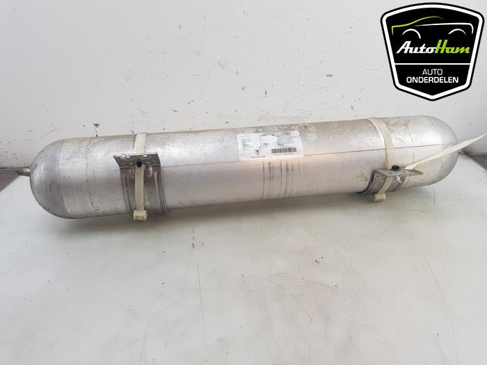 Begagnade Lufttank Tesla Model X 100X Pris € 75,00 Marginaltabell erbjuds av AutoHam
