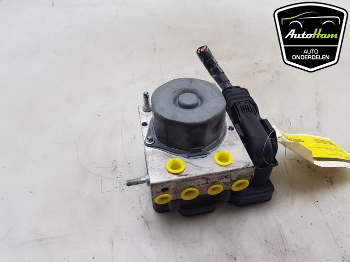 Begagnade ABS-pump Renault Clio IV (5R) 0.9 Energy TCE 90 12V Pris € 35,00 Marginaltabell erbjuds av AutoHam