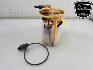 Usados Bomba de alimentación Renault Megane IV (RFBB) 1.5 Energy dCi 115 Precio € 125,00 Norma de margen ofrecido por AutoHam
