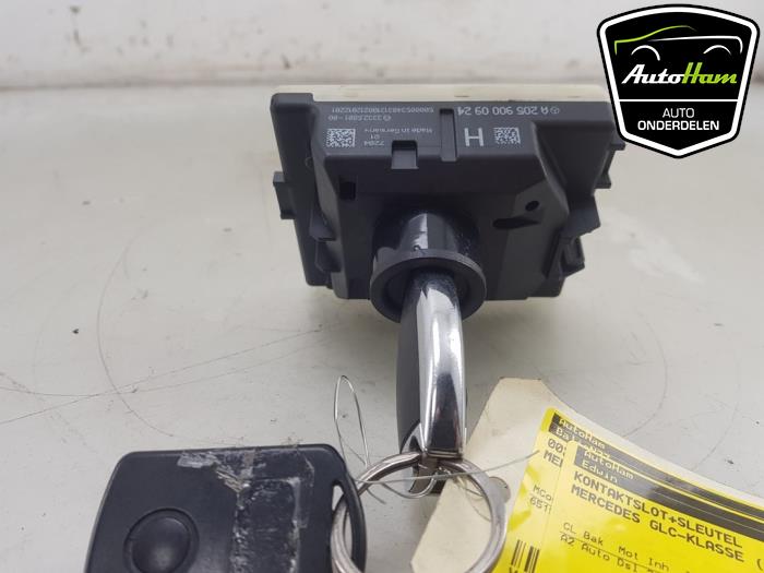 Ignition lock + key from a Mercedes-Benz GLC Coupe (C253) 2.2 220d 16V BlueTEC 4-Matic 2017
