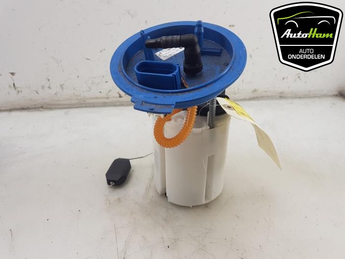 Bomba de gasolina de un Volkswagen Polo VI (AW1) 1.0 TSI 12V 2021