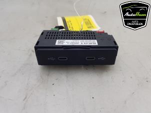 Used AUX / USB connection Seat Arona (KJX) 1.0 TSI 12V Price € 50,00 Margin scheme offered by AutoHam