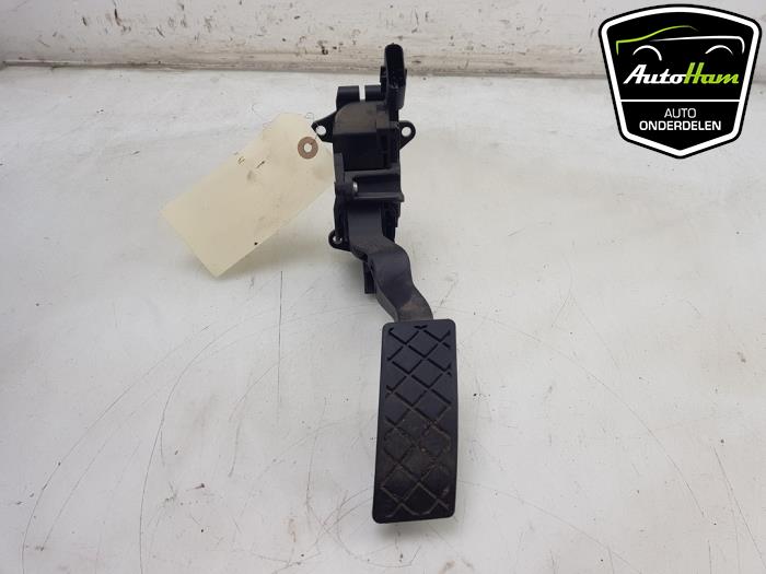 Accelerator pedal from a Volkswagen Polo V (6R) 1.0 TSI 12V BlueMotion 2016