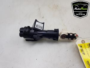 Used Ignition lock + key Fiat 500 (312) 1.2 69 Price € 50,00 Margin scheme offered by AutoHam