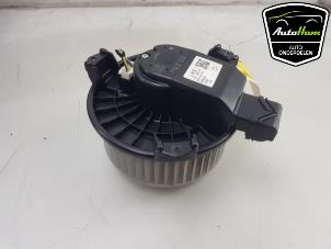 Usados Motor de ventilador de calefactor Ford S-Max (WPC) 1.5 EcoBoost 16V Precio € 75,00 Norma de margen ofrecido por AutoHam