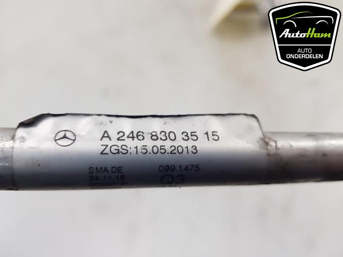 Tubo de aire acondicionado de un Mercedes-Benz CLA (117.3) 1.6 CLA-180 16V 2016