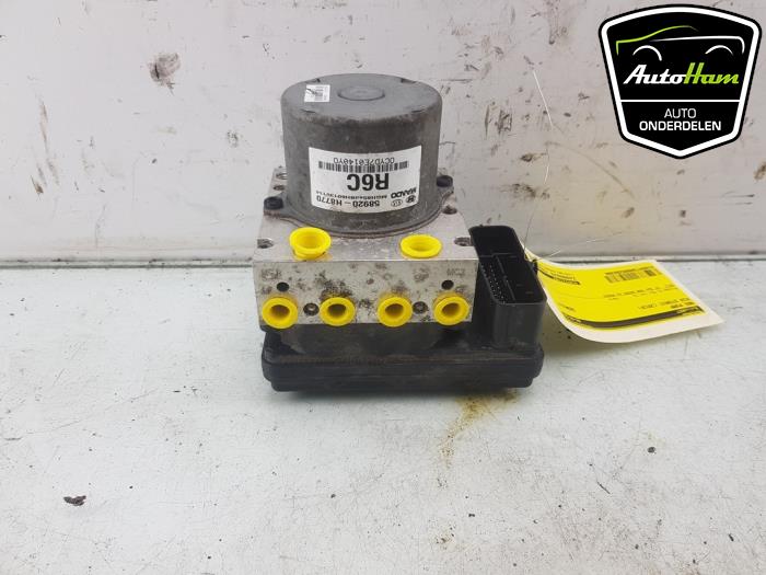 Begagnade ABS-pump Kia Stonic (YB) 1.0i T-GDi 12V Pris € 125,00 Marginaltabell erbjuds av AutoHam