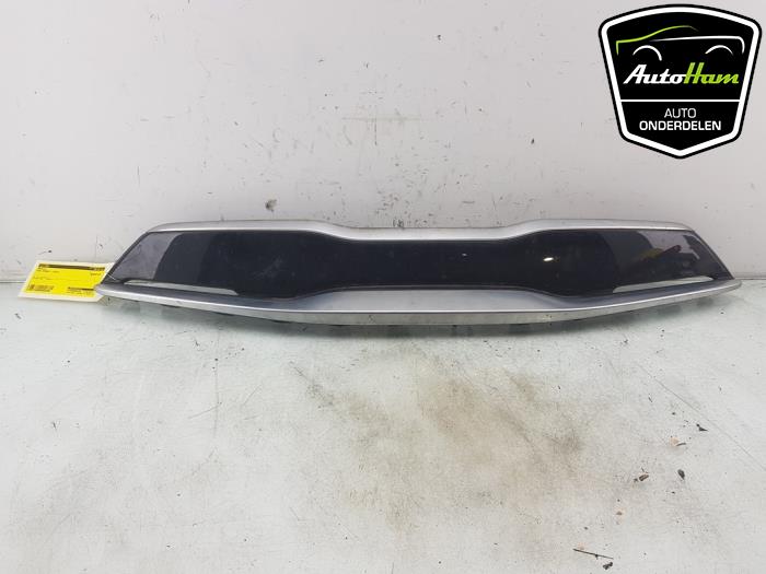 Używane Grill Kia Stonic (YB) 1.0i T-GDi 12V Cena € 145,00 Procedura marży oferowane przez AutoHam