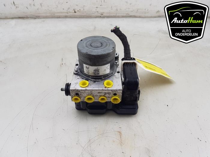 Usagé Bloc ABS Toyota ProAce 2.0 D-4D 122 16V Worker Prix € 70,00 Règlement à la marge proposé par AutoHam