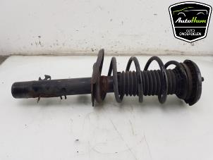 Used Front shock absorber, right Opel Crossland/Crossland X 1.2 12V Euro 6 Price € 100,00 Margin scheme offered by AutoHam