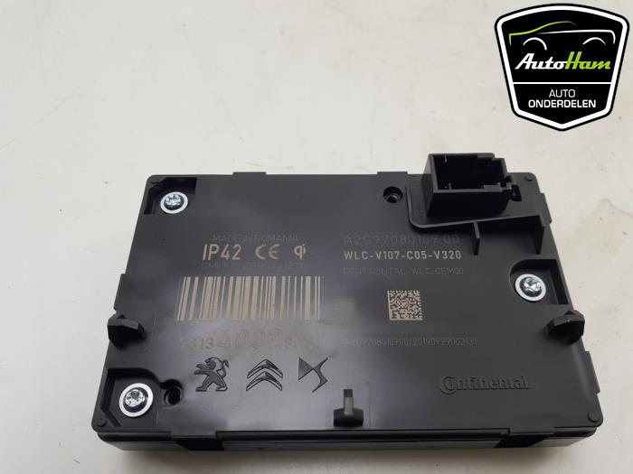 Draadloze oplader from a Peugeot 208 II (UB/UH/UP) 1.2 Vti 12V PureTech 100 2019