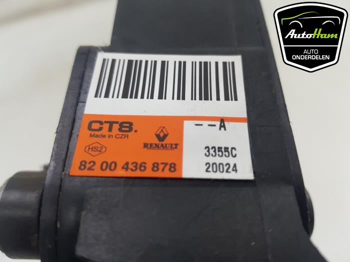 Accelerator pedal from a Mercedes-Benz Citan (415.6) 1.5 108 CDI 2016