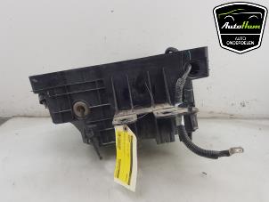 Used Battery box Renault Clio V (RJAB) 1.6 E-Tech 145 16V Price € 30,00 Margin scheme offered by AutoHam