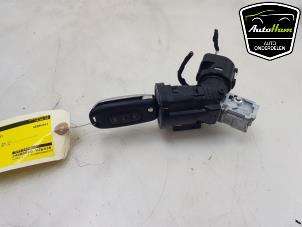 Used Ignition lock + key Renault Clio V (RJAB) 1.6 E-Tech 145 16V Price € 75,00 Margin scheme offered by AutoHam