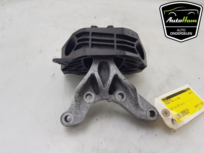Used Engine mount Peugeot 2008 (UD/UK/UR/US/UX) 1.2 VTi 12V PureTech 100 Price € 35,00 Margin scheme offered by AutoHam