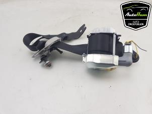 Used Rear seatbelt, right Kia Stonic (YB) 1.0i T-GDi 12V Price € 175,00 Margin scheme offered by AutoHam