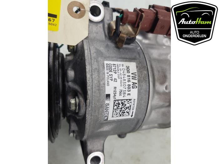 Air conditioning pump from a Volkswagen Caddy Cargo V (SBA/SBH) 2.0 TDI BlueMotionTechnology 2023