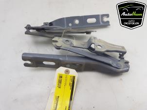 Used Bonnet Hinge Volkswagen ID.3 (E11) 1st Price € 50,00 Margin scheme offered by AutoHam