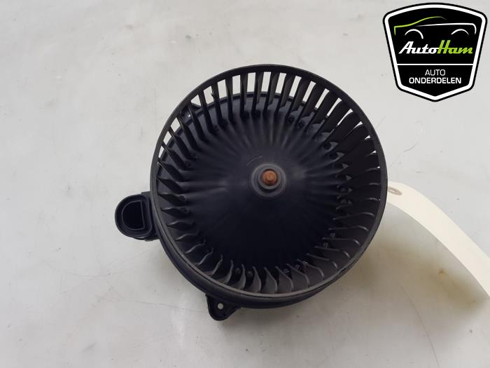Heating and ventilation fan motor from a Ford Fiesta 7 1.0 EcoBoost 12V 100 2022