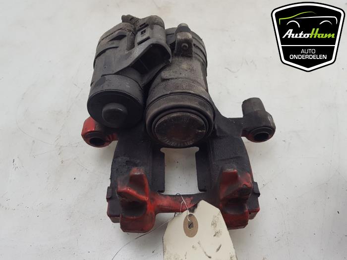 Rear brake calliper, left from a Volkswagen Tiguan (AD1) 2.0 TDI 16V BlueMotion Techn.SCR 4Motion 2016