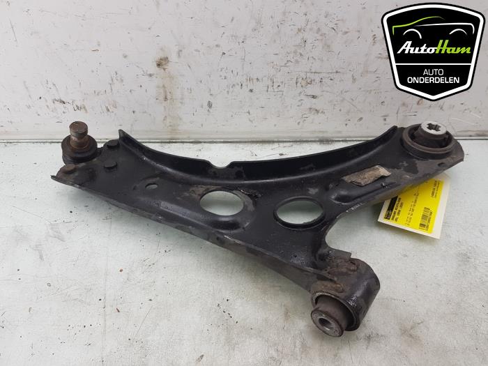 Front wishbone, right from a Opel Corsa F (UB/UH/UP) 1.2 12V 75 2020