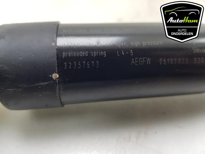Tailgate motor Volvo XC40 1.5 T3 Plug-in Hybrid 12V - 32357573 VOLVO