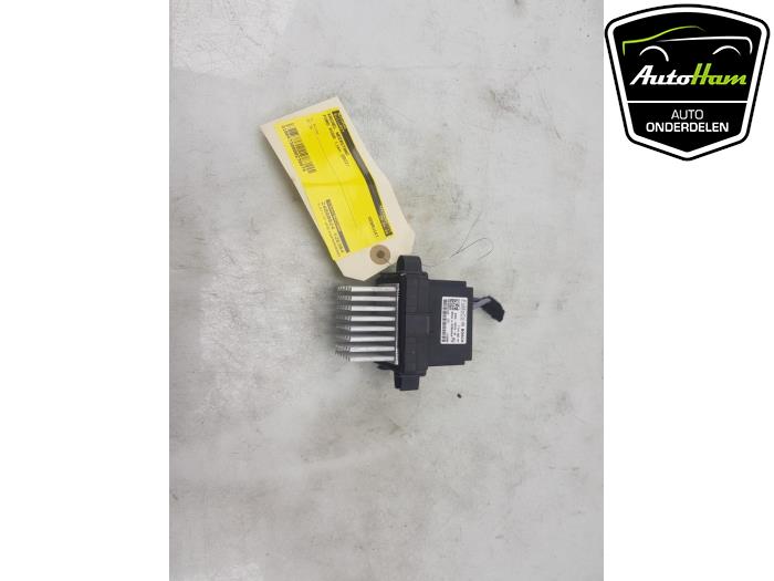 Heater resistor from a Ford Kuga III (DFK) 2.5 PHEV 16V 2022