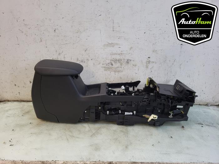 Begagnade Armstöd Ford Kuga III (DFK) 2.5 PHEV 16V Pris € 75,00 Marginaltabell erbjuds av AutoHam